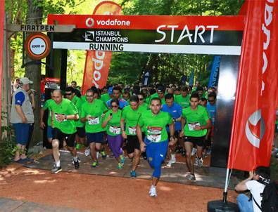 İş dünyası şampiyonları koşu parkurunda