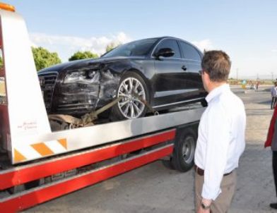 Kılıçdaroğlu’nu Taşıyan Makam Aracının Kaza Yapması