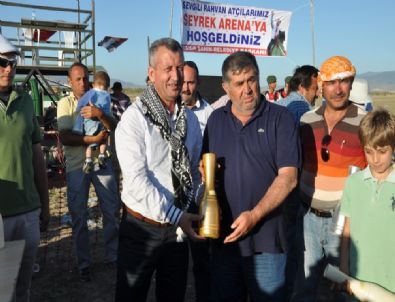 Rahvan Atlar Menemen’de Kıyasıya Yarıştı