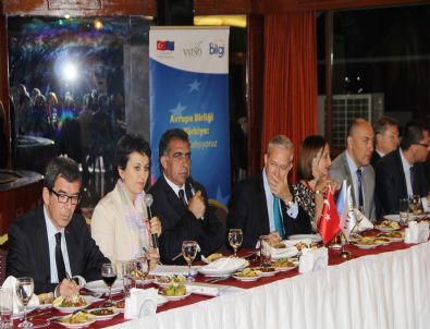 Vatso’dan Ab Büyükelçilerine Yemek