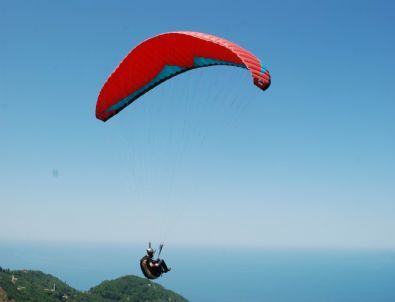 Ordu’da Yamaç Paraşütü Keyfi