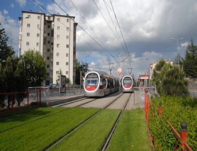 Raylı Sistem Hattına 15 Futbol Sahası Büyüklüğünde Yeşil Alan Katıldı