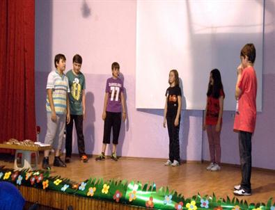 Altıeylül Ortaokulunun, 'Yıl Sonu Gecesi' Büyük Beğeni Topladı