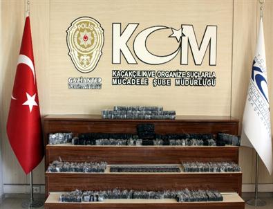 Gaziantep’te 925 Adet Gümrük Kaçağı Cep Telefonu Ele Geçirildi