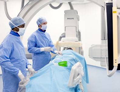 Tıp dünyası uydudan canlı ameliyatlarla Türkiye'de buluştu