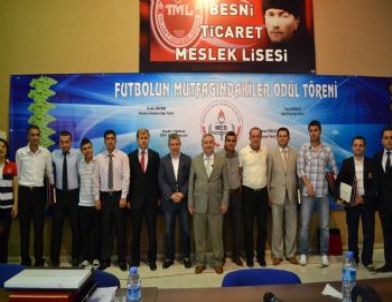 Besni'de Futbol Paneli Düzenlendi