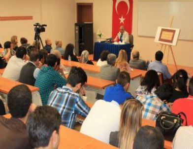 Kto Karatay Üniversitesi'nde Mevlana Konferansı