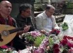 YERVANT BOSTANCI - Ahmet Kaya ve Yılmaz Güney'in mezarlarında şarkı söyledi!