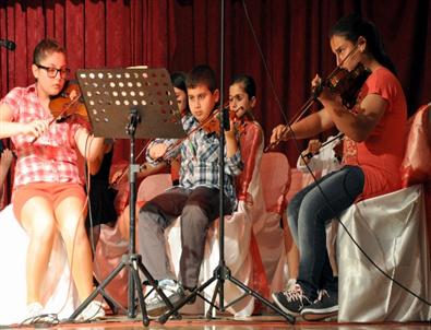 Aliağa’nın Genç Yetenekleri Sahnede