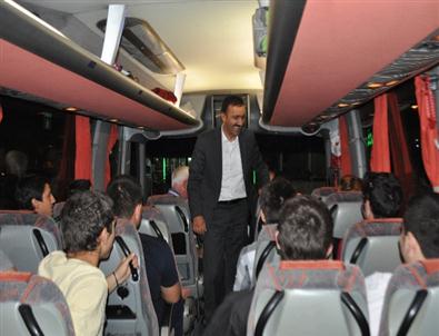 Başkan Çanakkale Gezisi İçin Öğrencileri Uğurladı