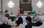 Cumhurbaşkanı Gül, Türkmenistan Devlet Başkanı Berdimuhamedov'dan Verdiği Yemeğe Katıldı
