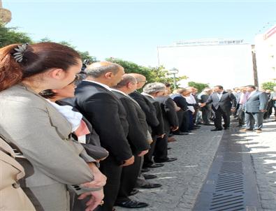 İzmir'in Yeni Valisi Mustafa Toprak görevine başladı