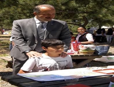 Minik Sanatçılar Kendi Dünyalarını Tuvale Taşıdı