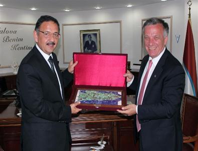 Özhaseki’den Başkan Koçal’a Nezaket Ziyareti