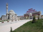 CAMİ İNŞAATI - Bozok Üniversitesi Kampus Alanına Yapılan Cami İnşaatı Hızla Yükseliyor