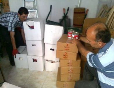 Hisarcık’ta Kızılay Kavurma ve Gıda Kolisi Dağıttı