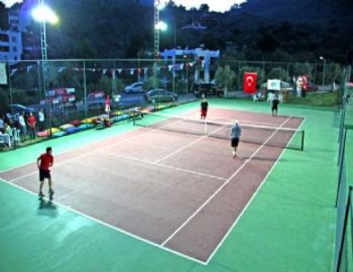 Afrodit Tenis Turnuvası Başladı