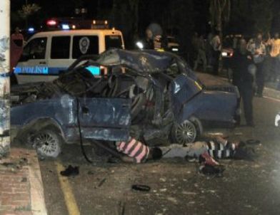 İzmir'de Trafik Kazası: 2 Ölü, 1 Yaralı