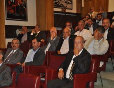 İl Genel Meclisi'nde Deniz Gezmiş Tartışması