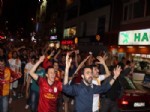 Kocaeli'de Binlerce Galatasaraylı Sokağa Döküldü