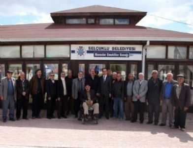 Başkan Altay’dan Emekliler Konağı Ziyareti