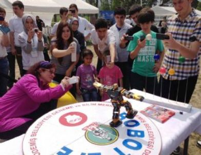 Ödemiş’in Maskotu “robot Efe” Bursa’da Da Büyük İlgi Gördü