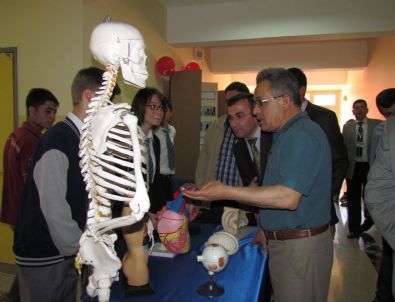 Boyabat AÖL Bilim Sergisi Açtı