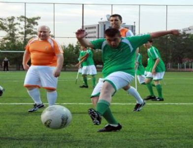 Hakan Şükür, 'Recep Tayyip Erdoğan' Forması Giydi