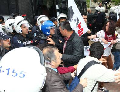 Dolmabahçe’de 'Akil İnsanlar' gerginliği