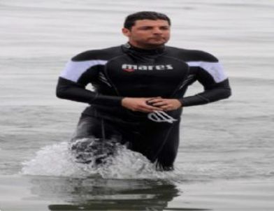 Rekortmen Yüzücü Sunaçoğlu Manş Denizini Yüzerek Rekor Kırmak İstiyor