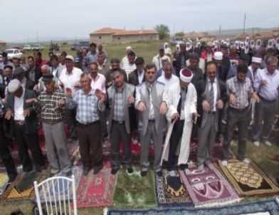 Yozgat’ın Boğazlıyan İlçesinde Çiftçiler Yağmur Duasına Çıktı