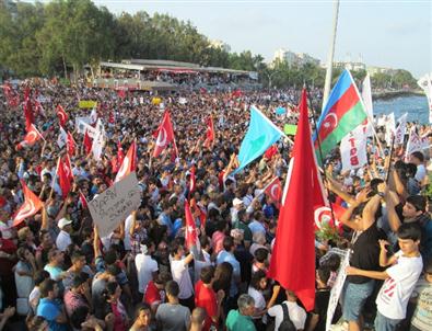 Mersin’de 'Gezi Parkı' Tepkisi