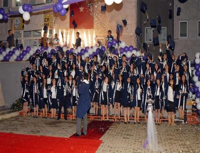 Bozüyük Mustafa Şeker Anadolu Lisesi'nde Mezuniyet Coşkusu