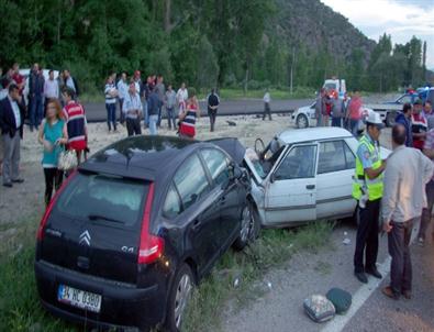 Osmancık'ta Düğün Dönüşü Trafik Kazası: 12 Yaralı