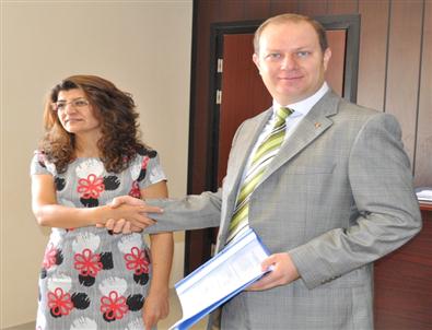 Borsanın Yeni Başkanı Öztürk ve Ekibi Mazbatasını Aldı