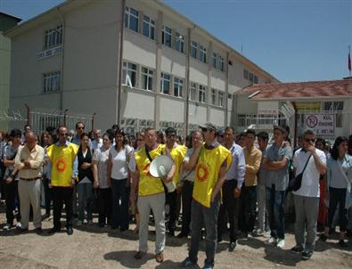 Yunusemre Lisesi’nin İmam Hatip Lisesine Dönüştürülmesine Sendikalardan Tepki