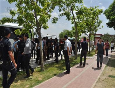 Akü’de Karşıt Görüşlü Öğrenciler Arasında Kavga Çıktı