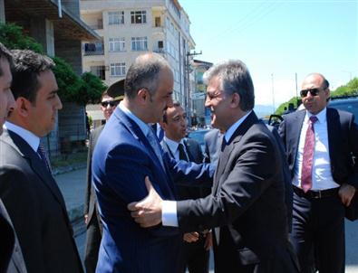 Cumhurbaşkanı Abdullah Gül’e Of’ta Yoğun Sevgi Gösterisi