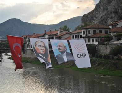 Kılıçdaroğlu Gelmedi, Dev Posteri Gün Boyu Asılı Kaldı