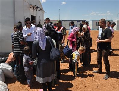 Suriyeliler Konteyner Kente Yerleştiriliyor