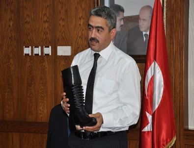 Başkan Alıcık’a Efe Çizmesi