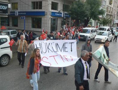 Bozüyük’te Gezi Parkı Eylemlerine Destek Yürüyüşü