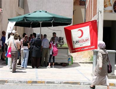 Kızılay Şubesi Salihli'de Lokma Döktürdü