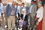 SIIRT BELEDIYESI - Siirt Belediyesi 6 Engelliye Akülü Sandalye Hediye Etti