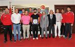 ÇUKOBIRLIK - Adana’yı Süper Lig’e Taşıyan Şampiyon Hentbolculardan Vali Coş’a Ziyaret