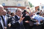 KÖY YUMURTASI - Ardahan’da Cumhurbaşkanı Gül’e, 75 Yaşındaki Nineden Köy Yumurtası Hediye