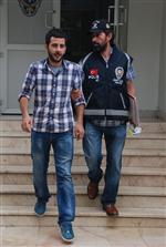 Eski Sevgilisini Şişeyle Yaraladı