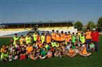 YAZ OKULLARI - Gölbaşı İlçesi’nde Futbol Yaz Okulu Başladı
