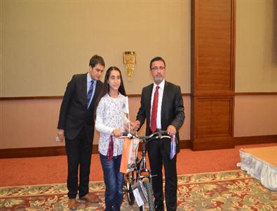 Malatya’da Başarıyı Ödüllendirme Programı Düzenlendi