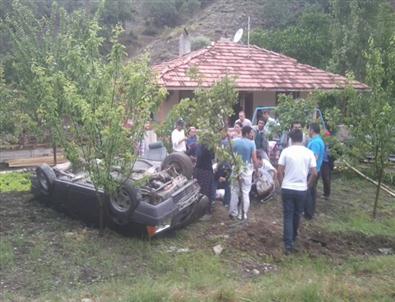 Otomobil Tarlaya Uçtu: 6 Yaralı